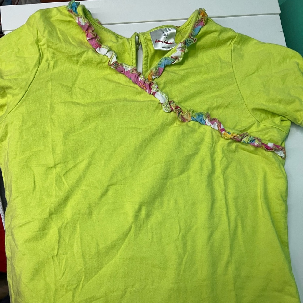 Hanna Andersson lime tee with floral detail trim 100% cotton